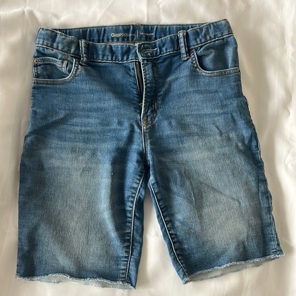 GapKids | Size 16 Regular Girls Mid Rise Jean Shorts - Picture 1 of 15